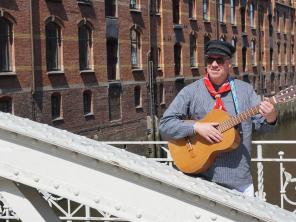 Seemann in der Speicherstadt